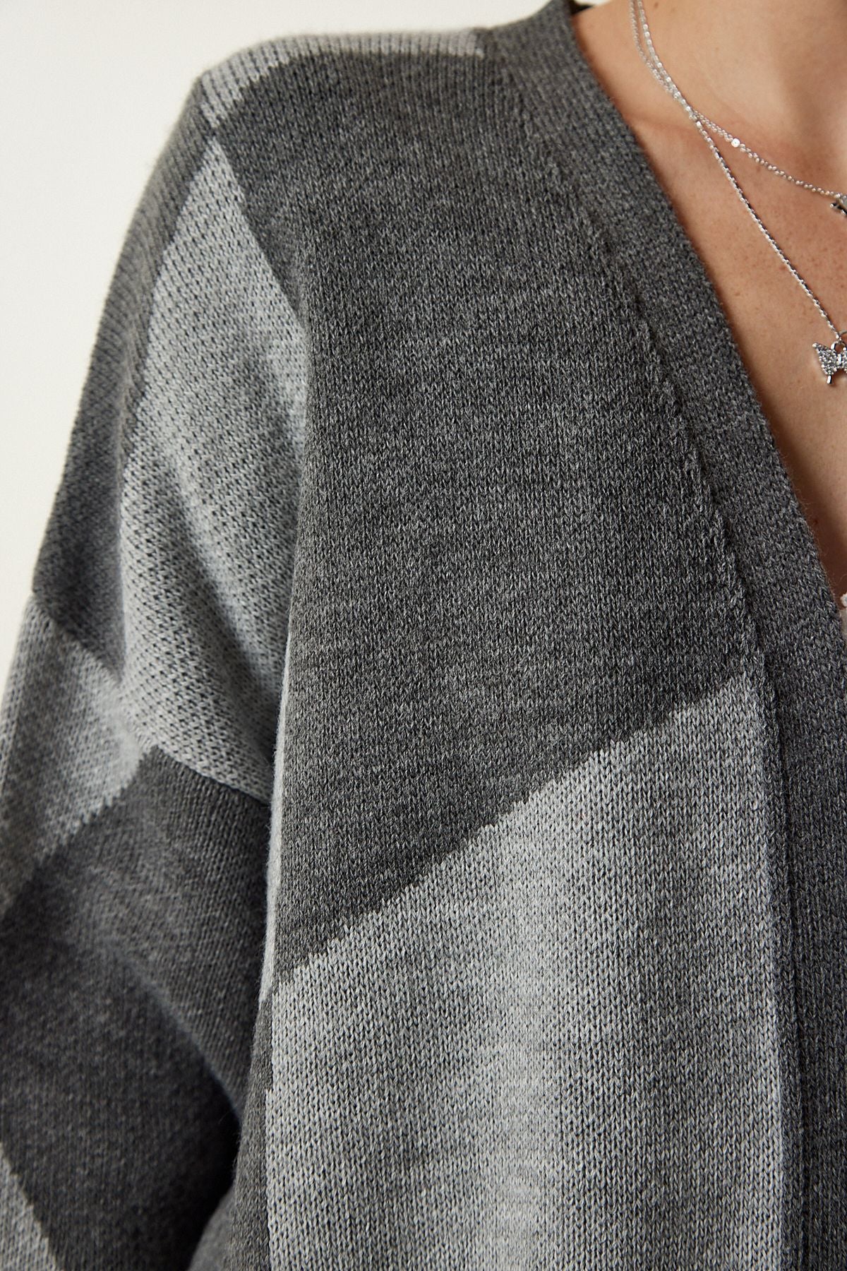 Gray patterned thick cardigan jacket BV00013
