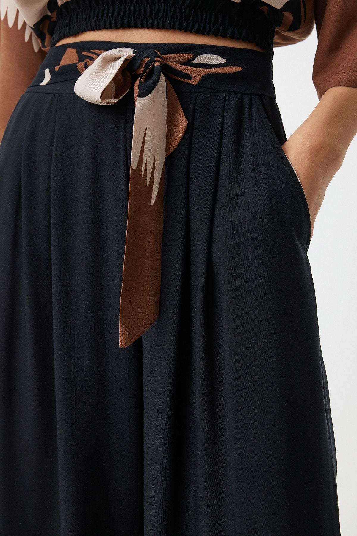 Female black brown patterned relaxed viscose set CR00438
