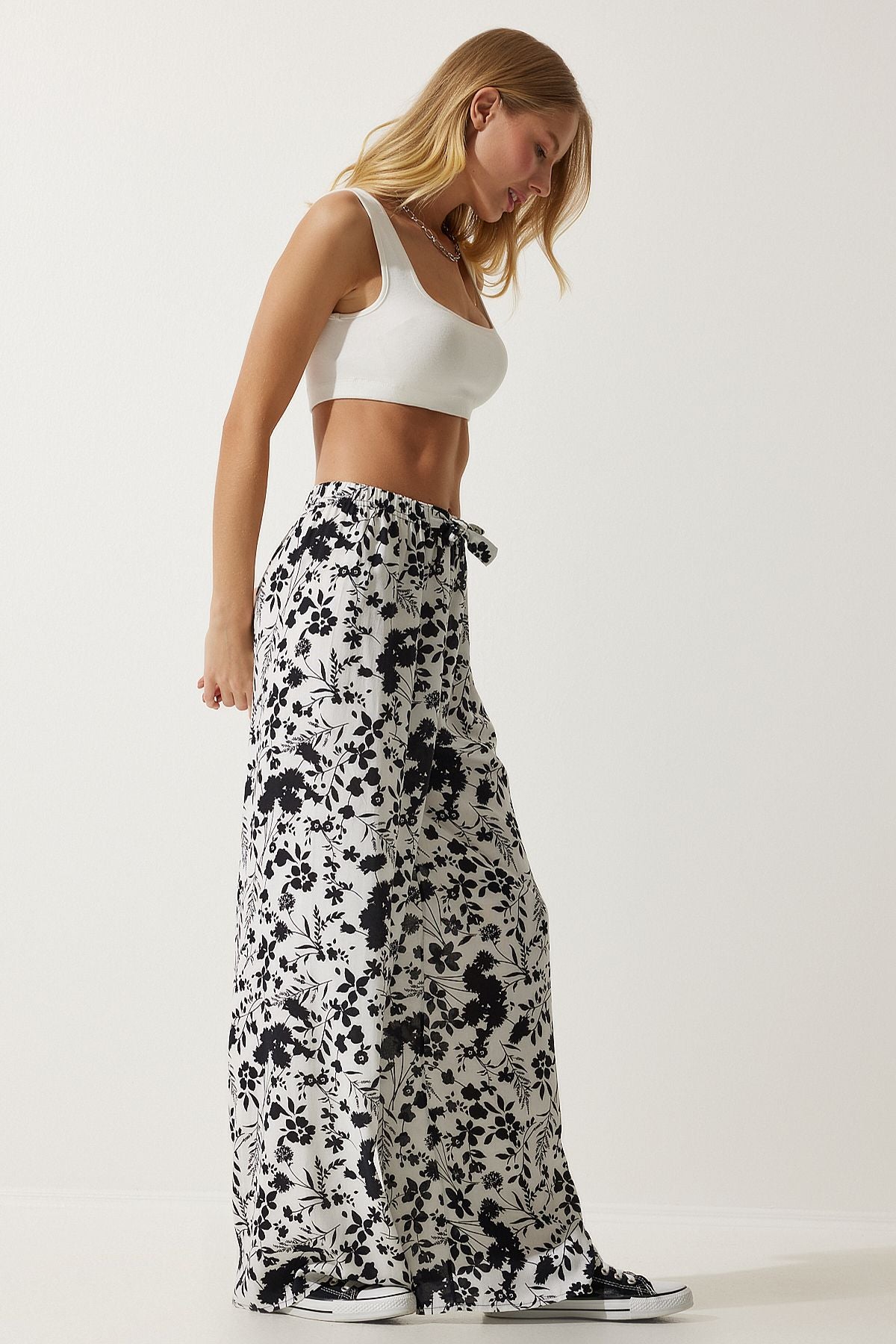 Woman White Patterned Viscose Palazzo Pants EN00606