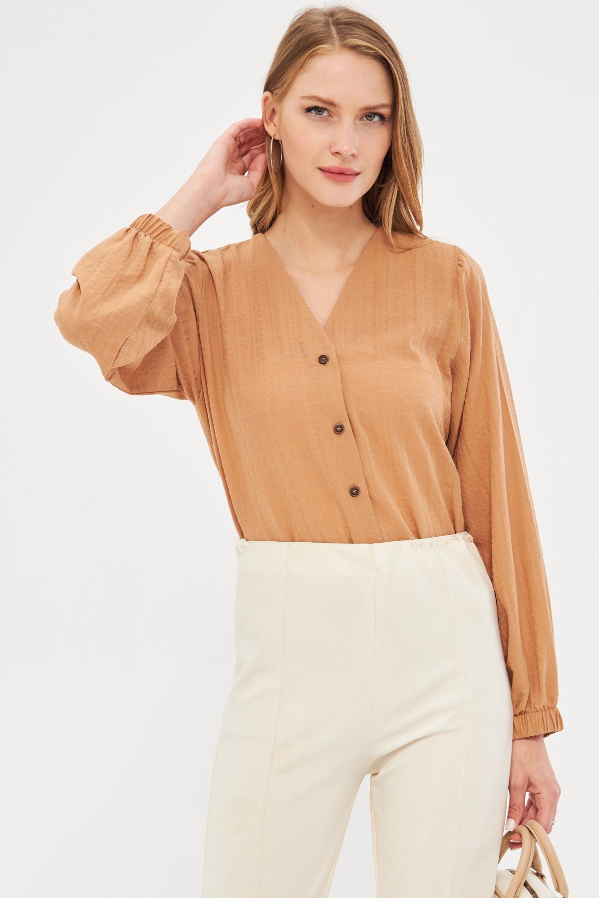 Female mink lever with a rubber shirt ARM-24K001002