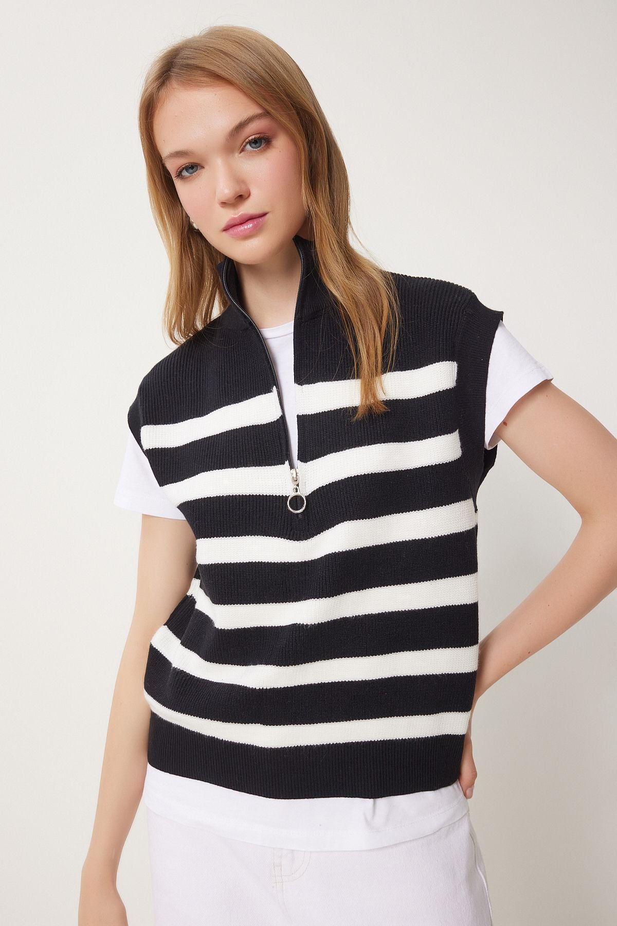 Female black zipper collar striped knitwear sweater US00944