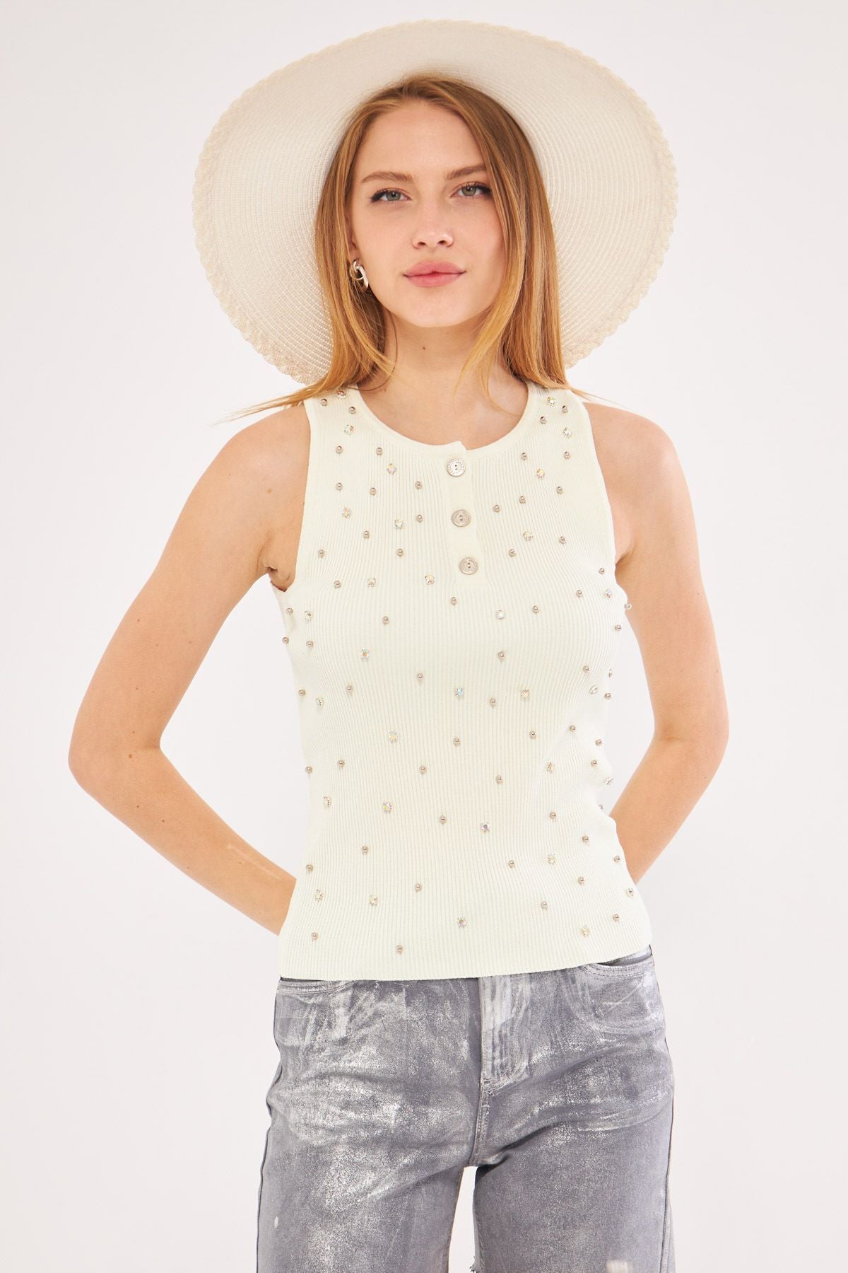 Women's Cream collar buttoned front with beads with beads sleeveless knitwear blouse ARM-24Y134008