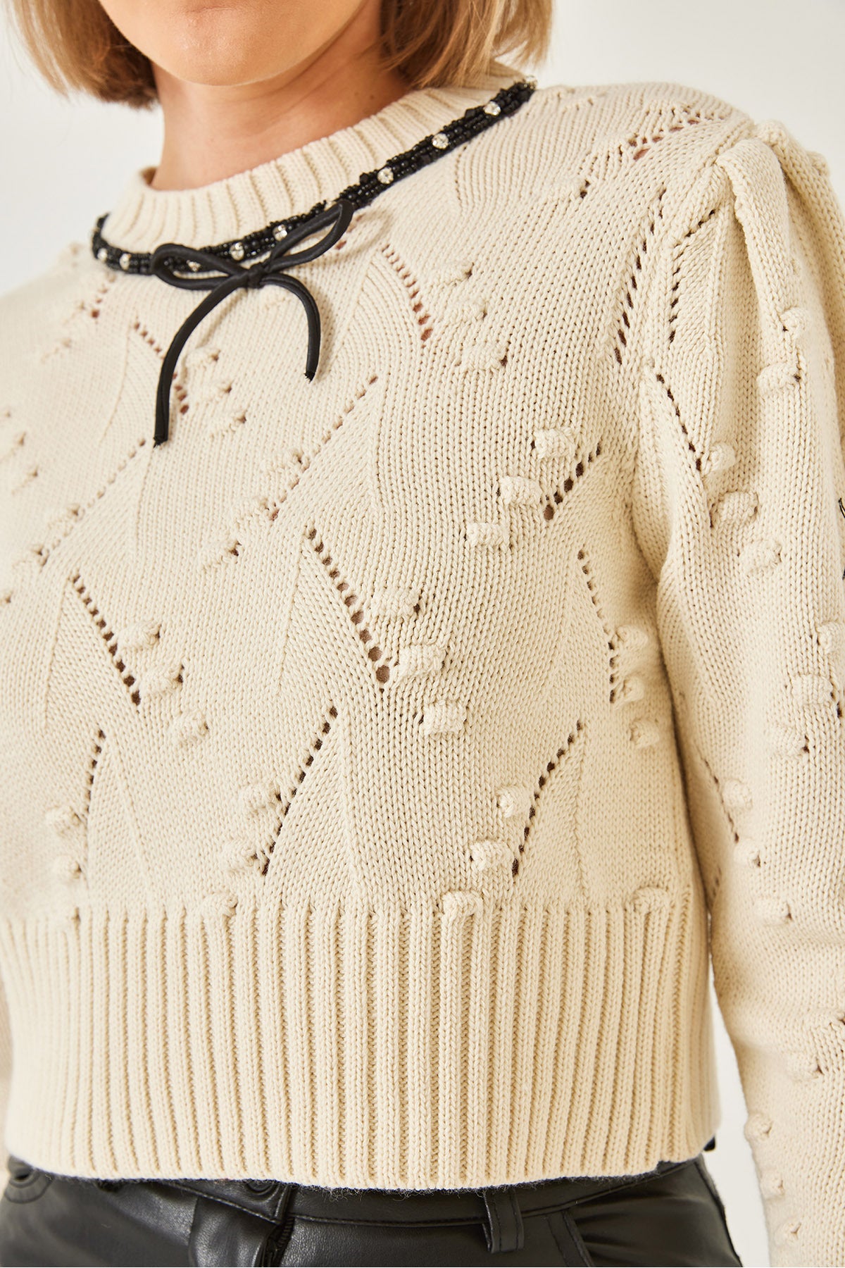 Women's Beaded Collar and Bow Knitwear Sweater 20246308