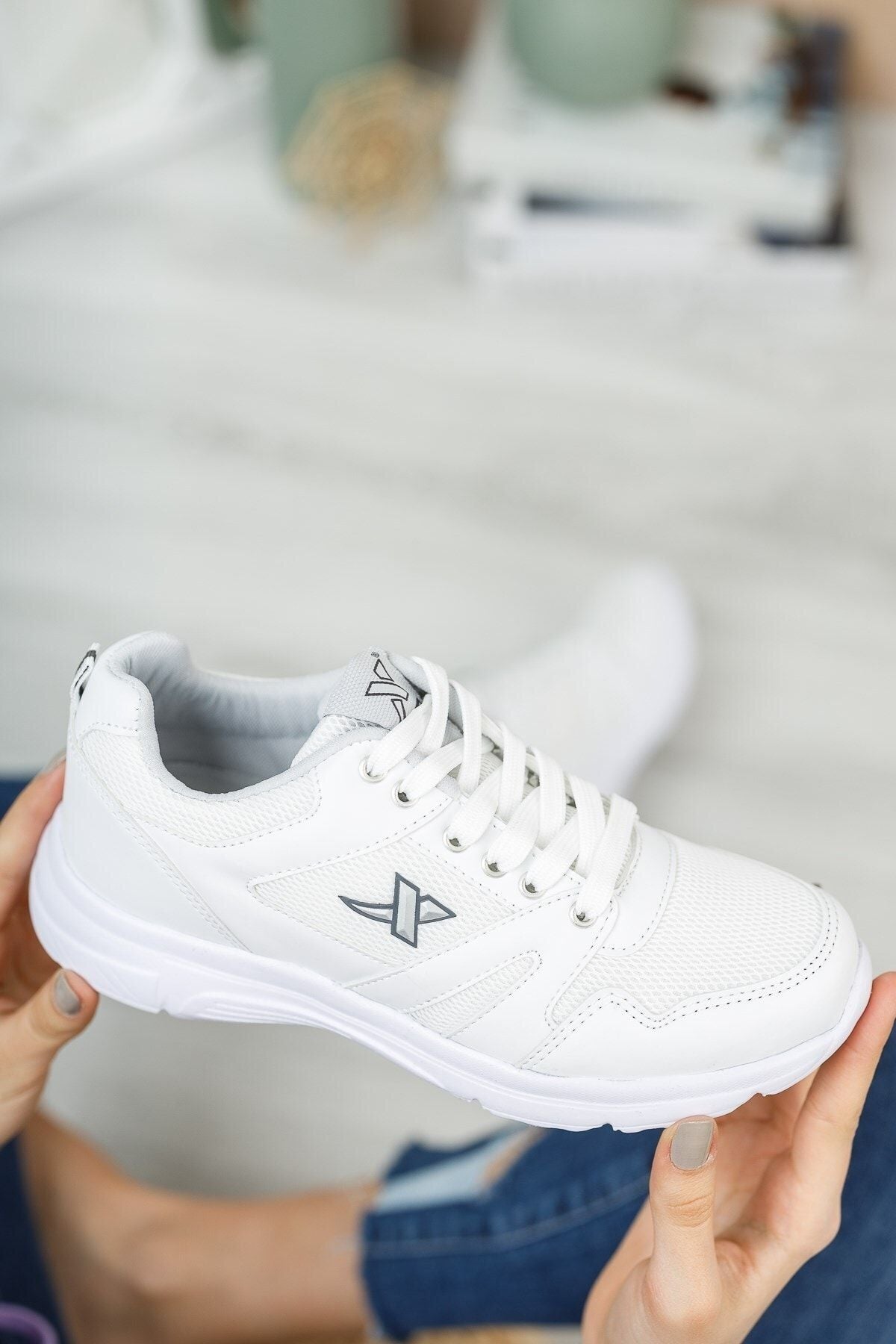 White Unisex Sneaker 12020