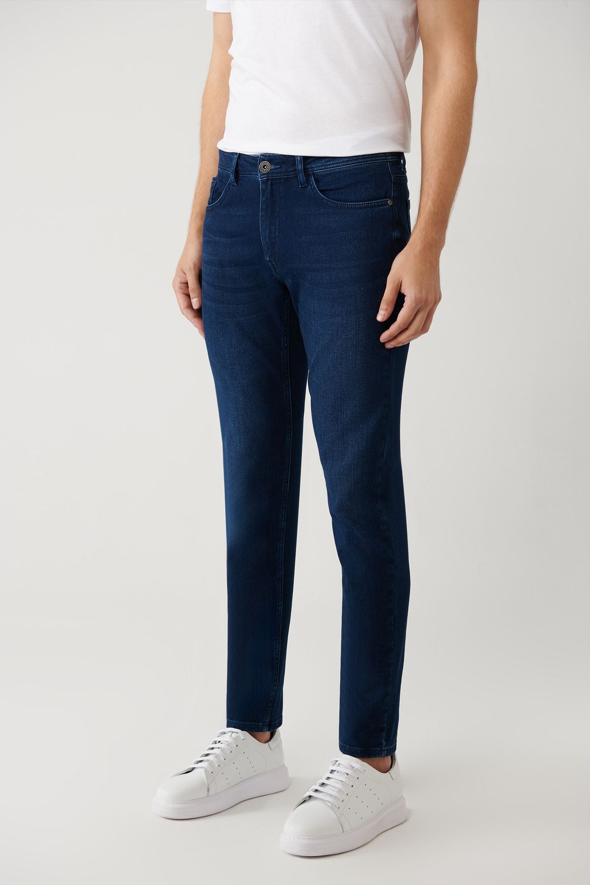 Men's navy blue tubing washing flexible jean pants B003525