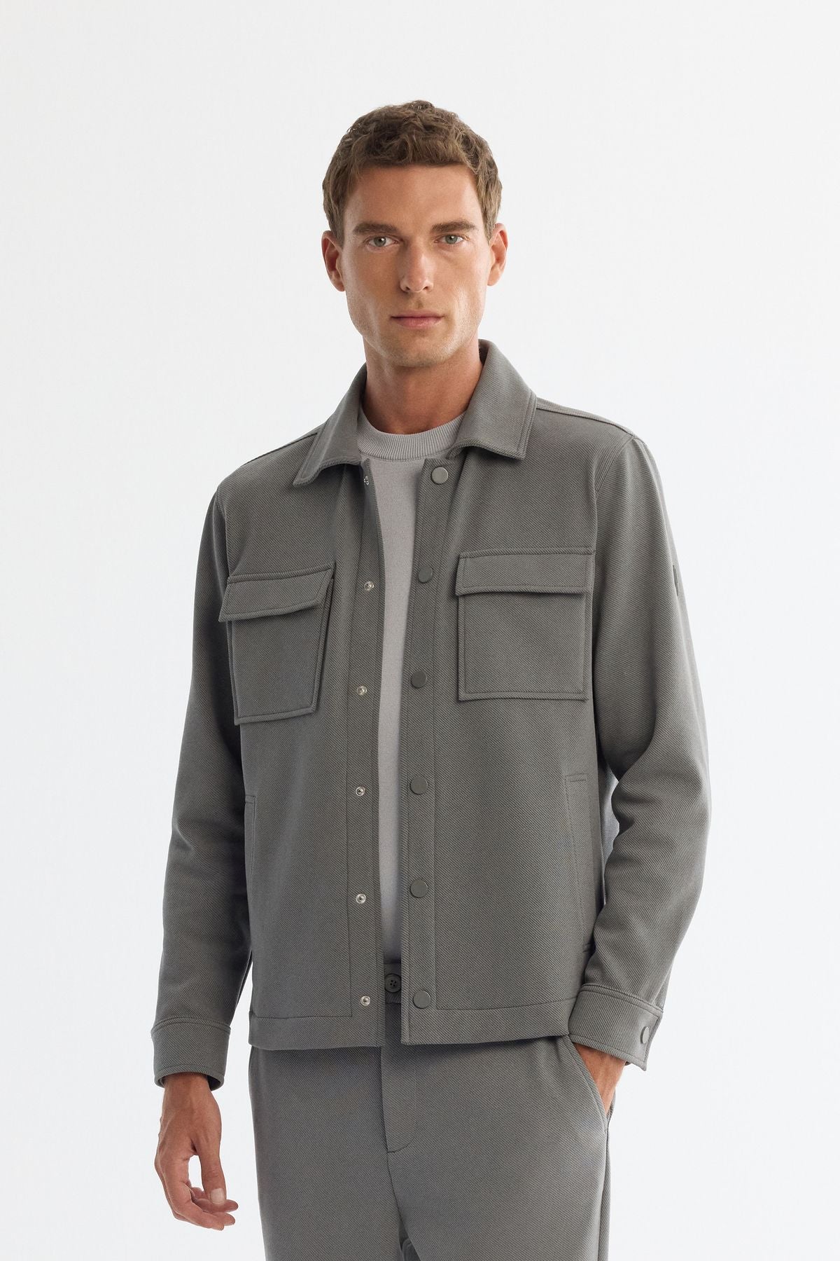 Men's gray-green classic collar double pocket shirt jacket A42Y2092