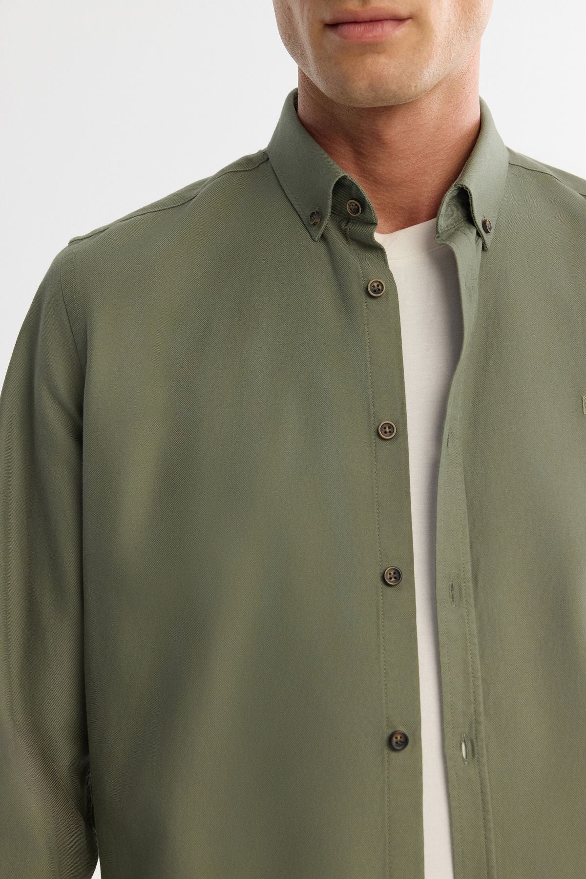 Male Khaki button collar diagonel cotton shirt B002036