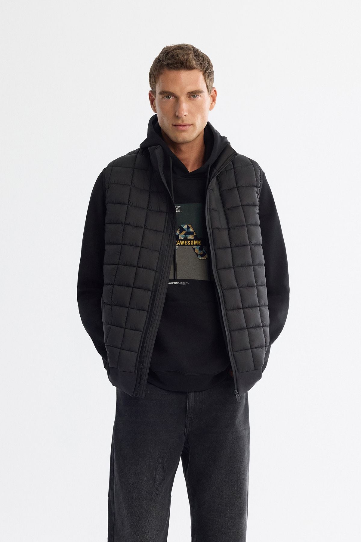 Men's black upright collar square quilted thermometer swelling vest a42y6502