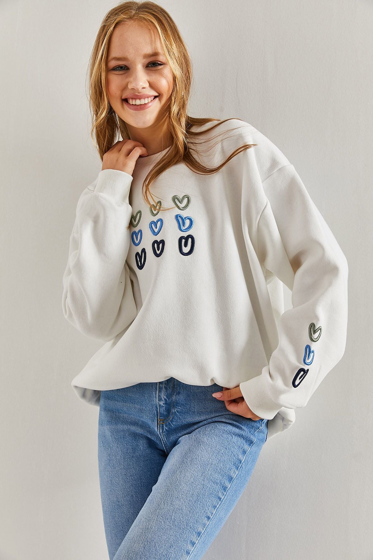 WOMEN'S THREE YEAR -SHARDON HEART PRINTED SWEATSHİRT