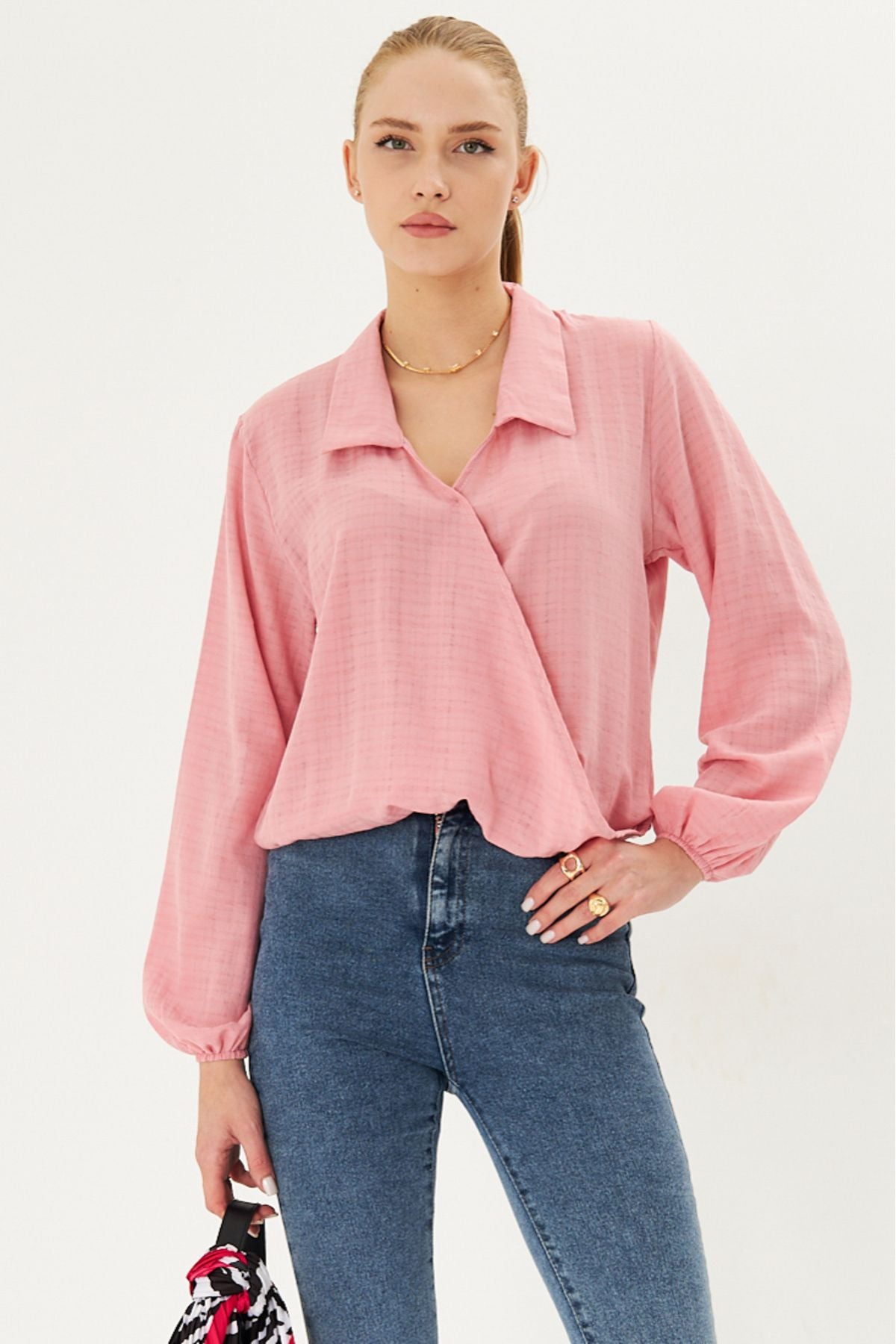 Female powder arm and waist-tire-collar cruve blouse ARM-25K001041