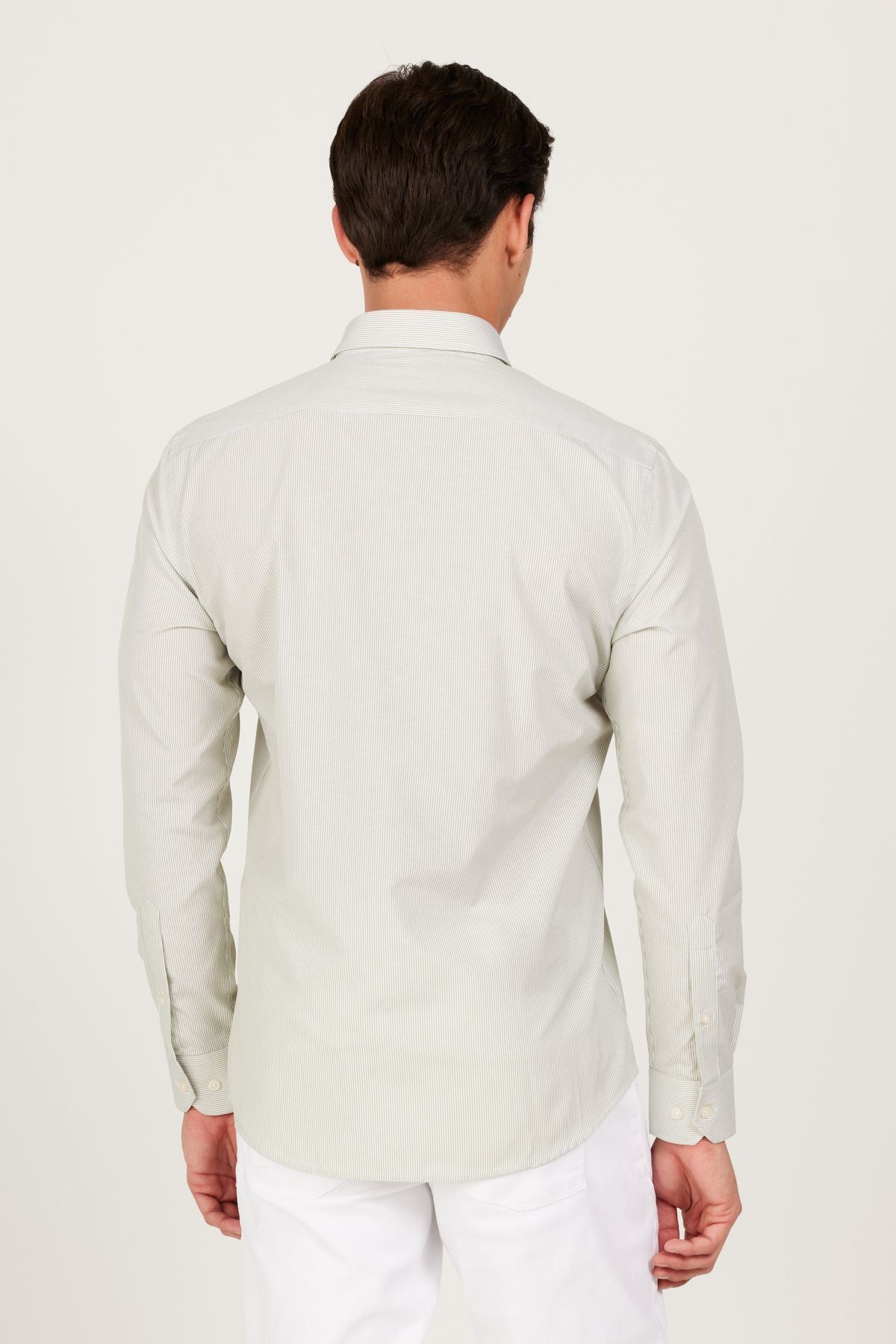 Men's green-white slim fit narrow cut buttoned collar cotton striped shirt