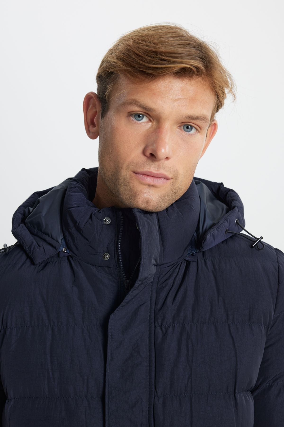 Men's dark navy blue standard fit normal cutting out of the hooded collar side pocket coat