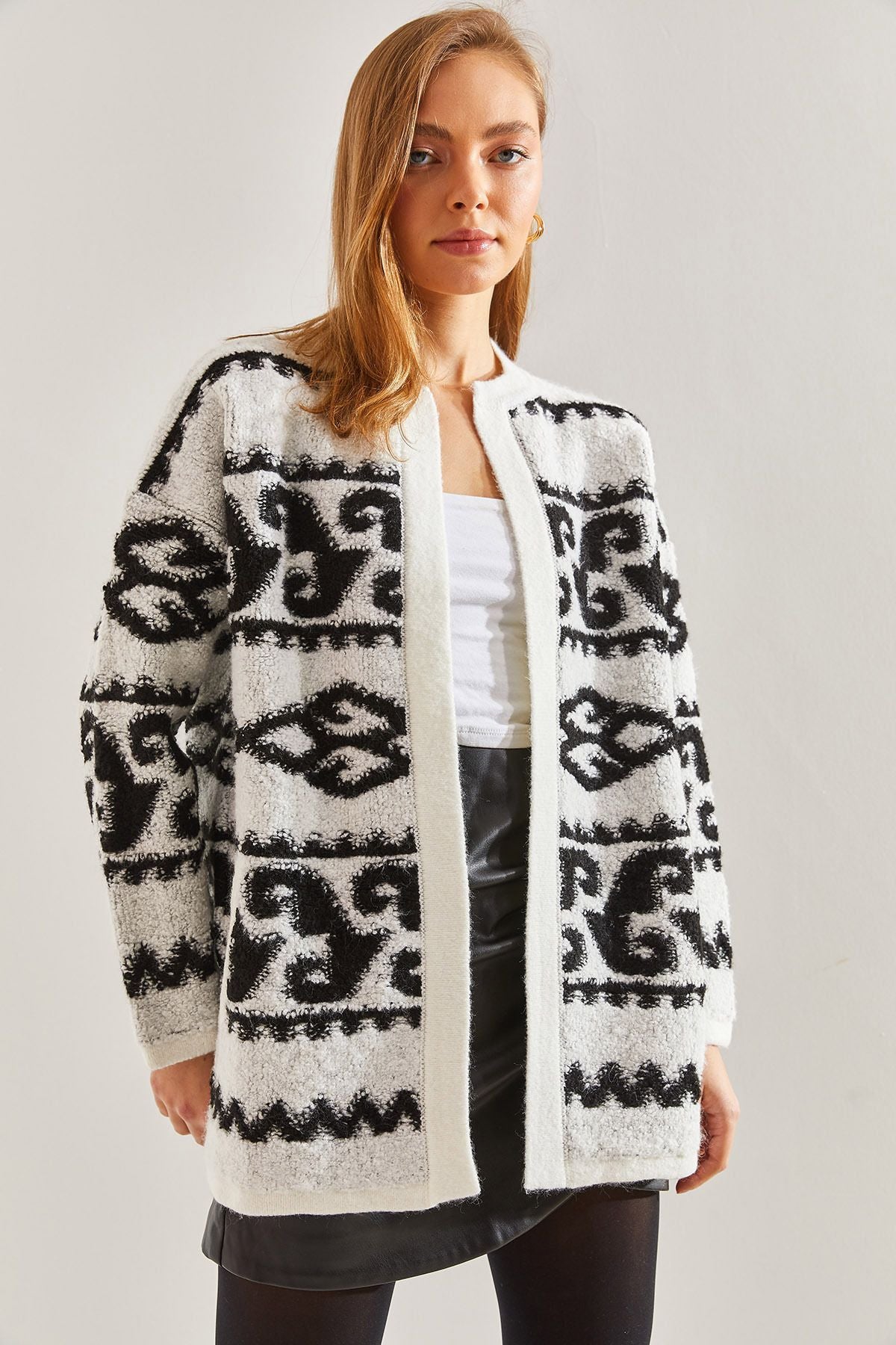 Woman patterned knitwear cardigan