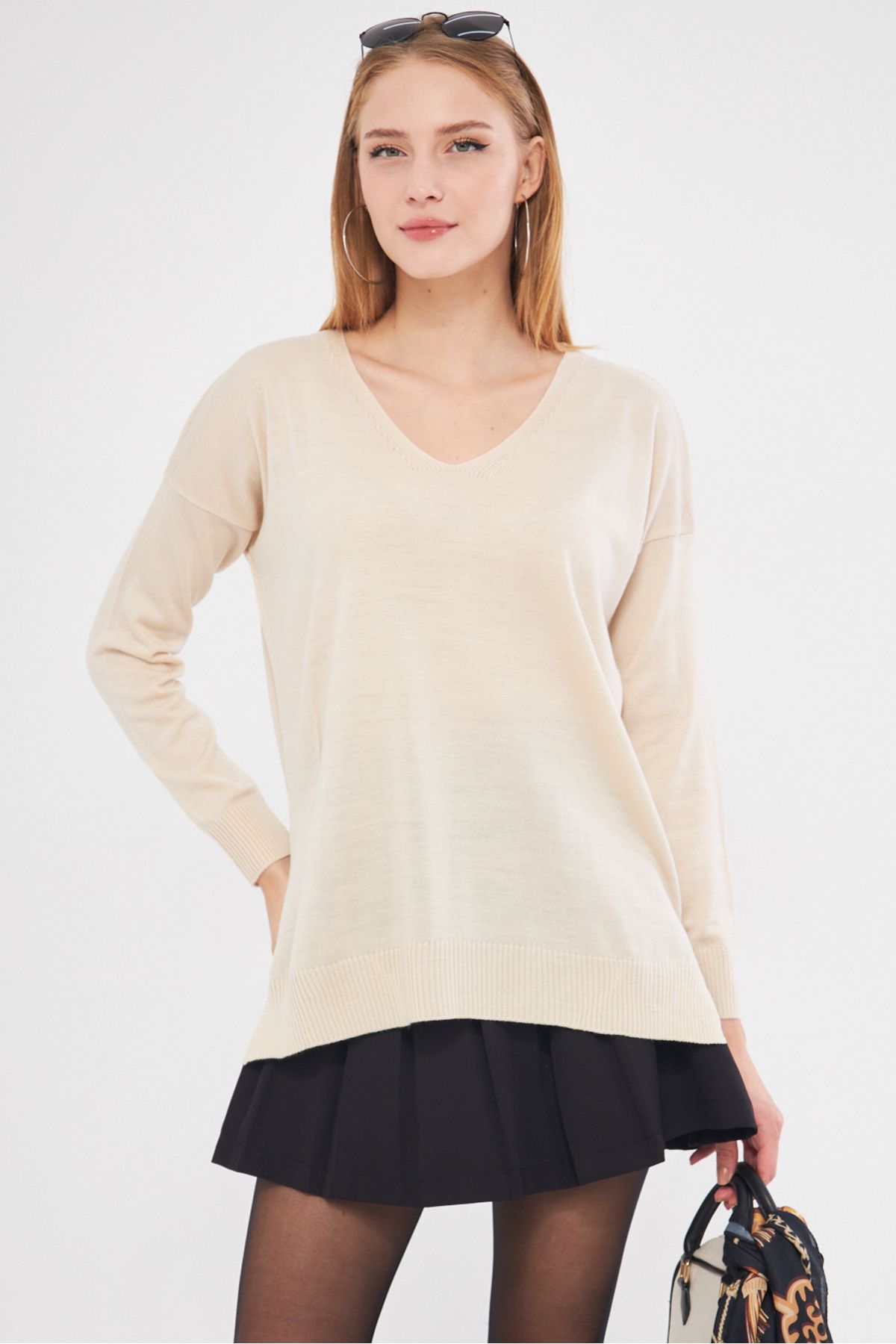 Female Beige V Yaka front short back long knitwear sweater ARM-22Y012013