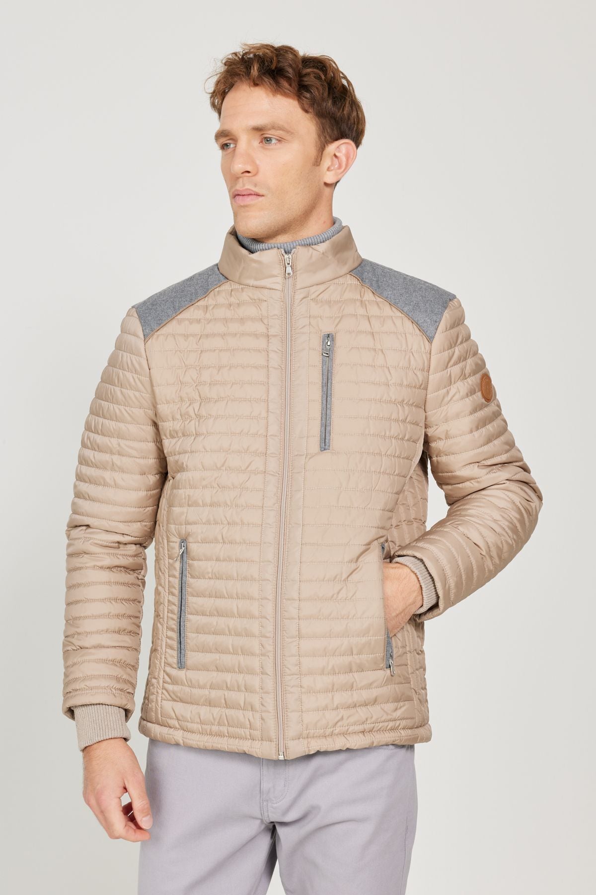 Men's beige standard fit normal cut upright collar shoulder shoulder detailed winter coat