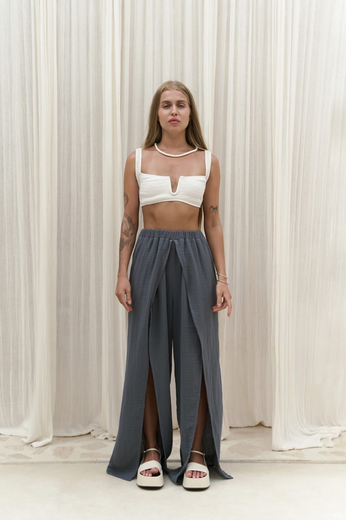 Bima slit detailed anthracit pants