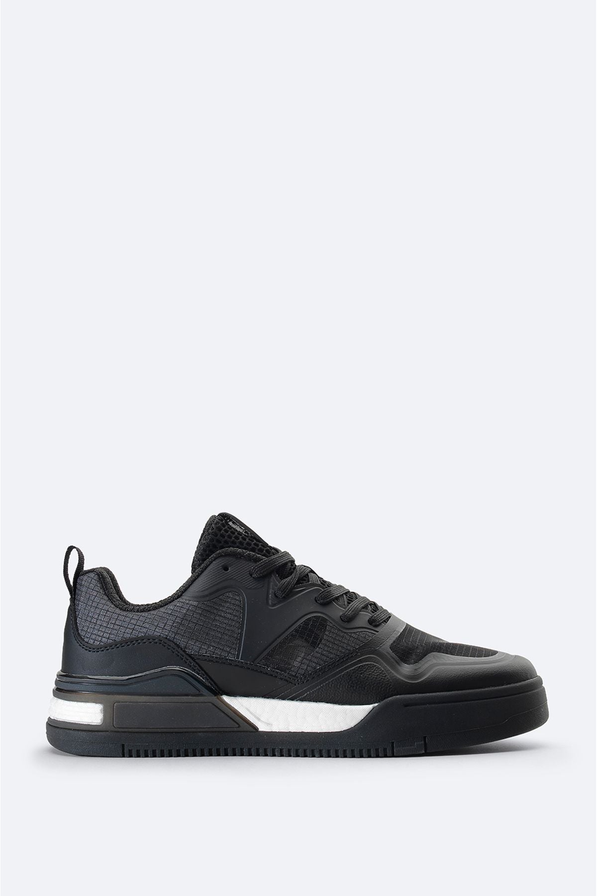 Men's black flexible floor sneaker shoes A41y8028