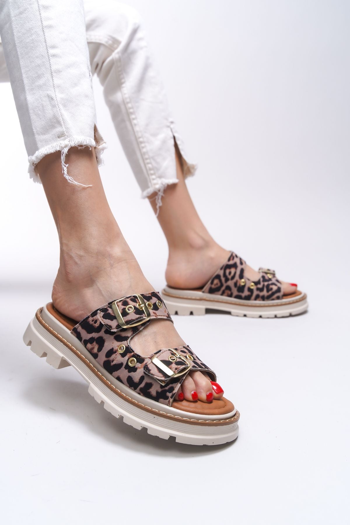Tamrithe Woman Slippers 0012100 Leopar Beige
