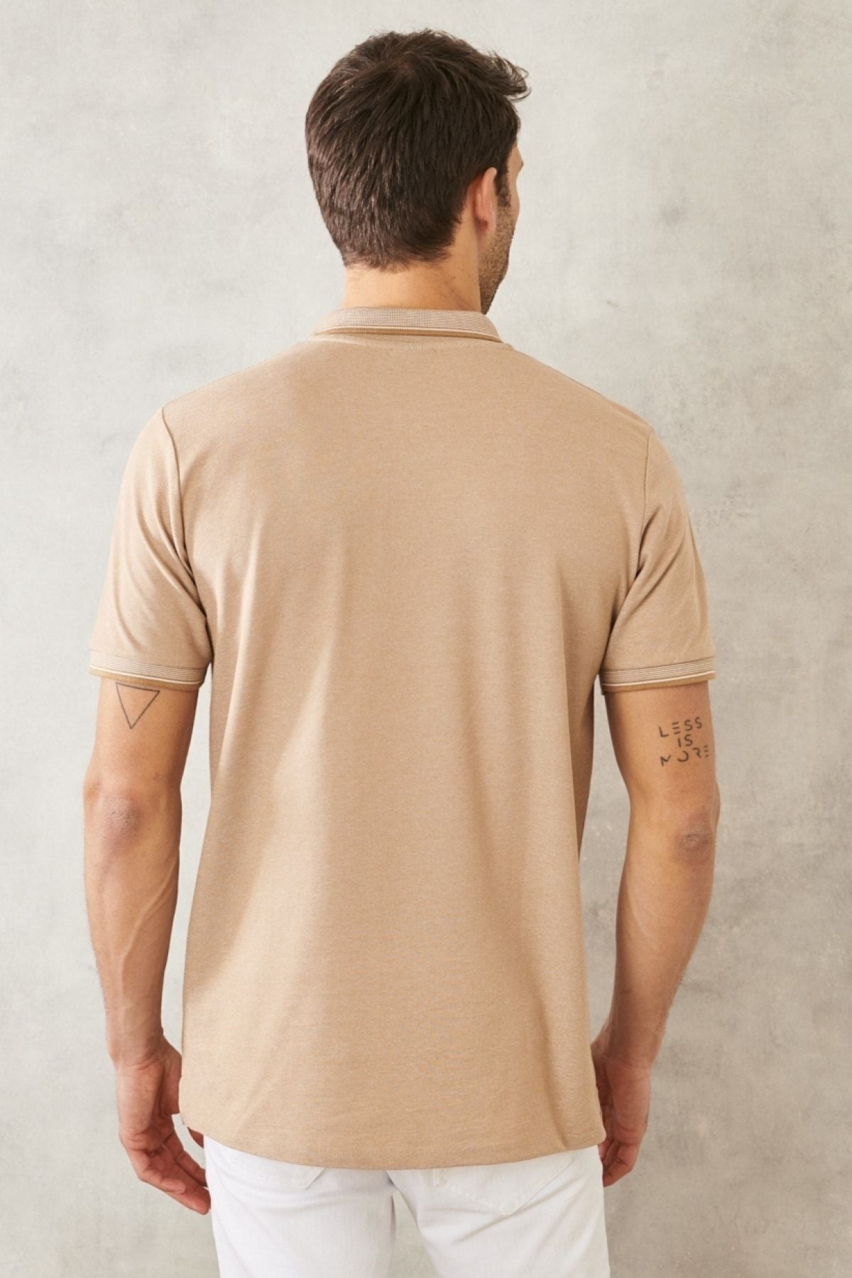 Men-Plugging Cotton Fabric Comfort Fit Casual Cutting Beige-White Curlled Polo Yaka Pocket T-shirt
