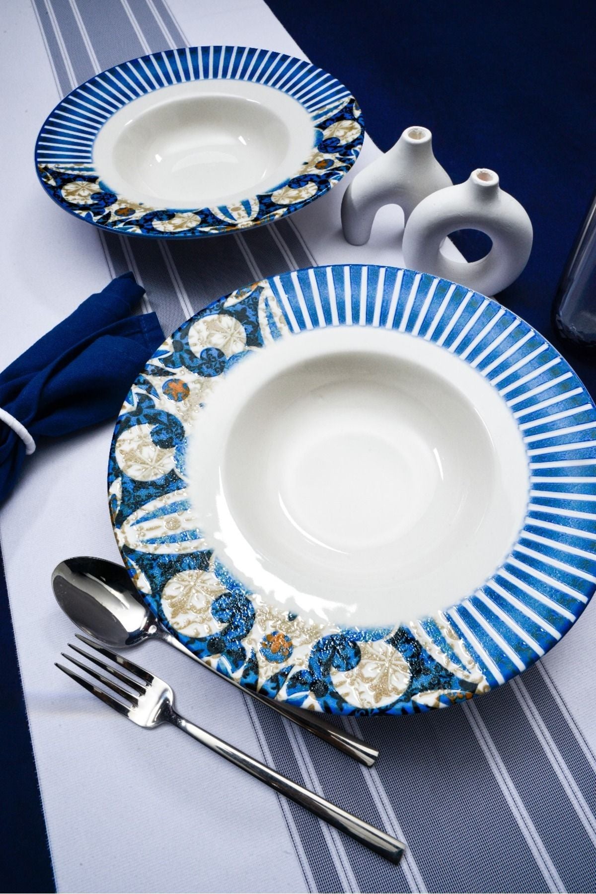 Azur 28cm porcelain pasta plate