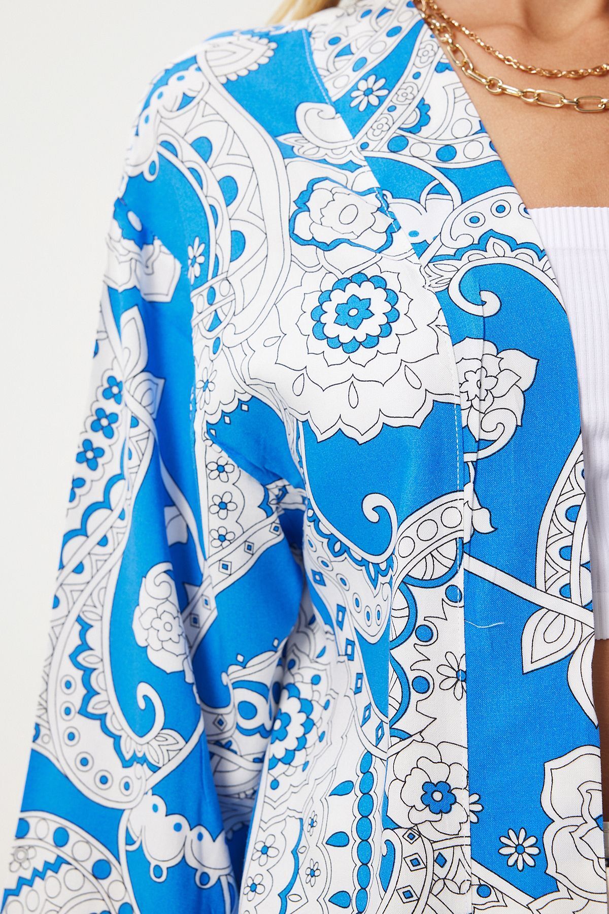 Female Blue White Patterned Viscose Kimono EN00615