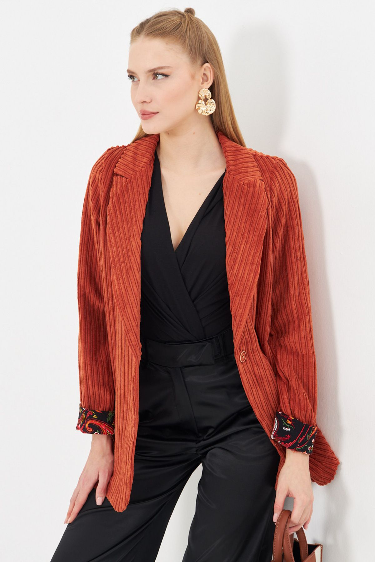 Female Tile In-Sleeve Patterned Single button Velvet Jacket ARM-24K001056