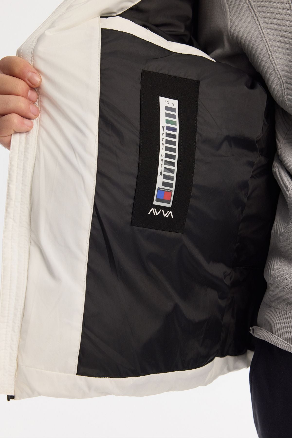 Men's white hooded water repulsive windproof inflatable coat B006046