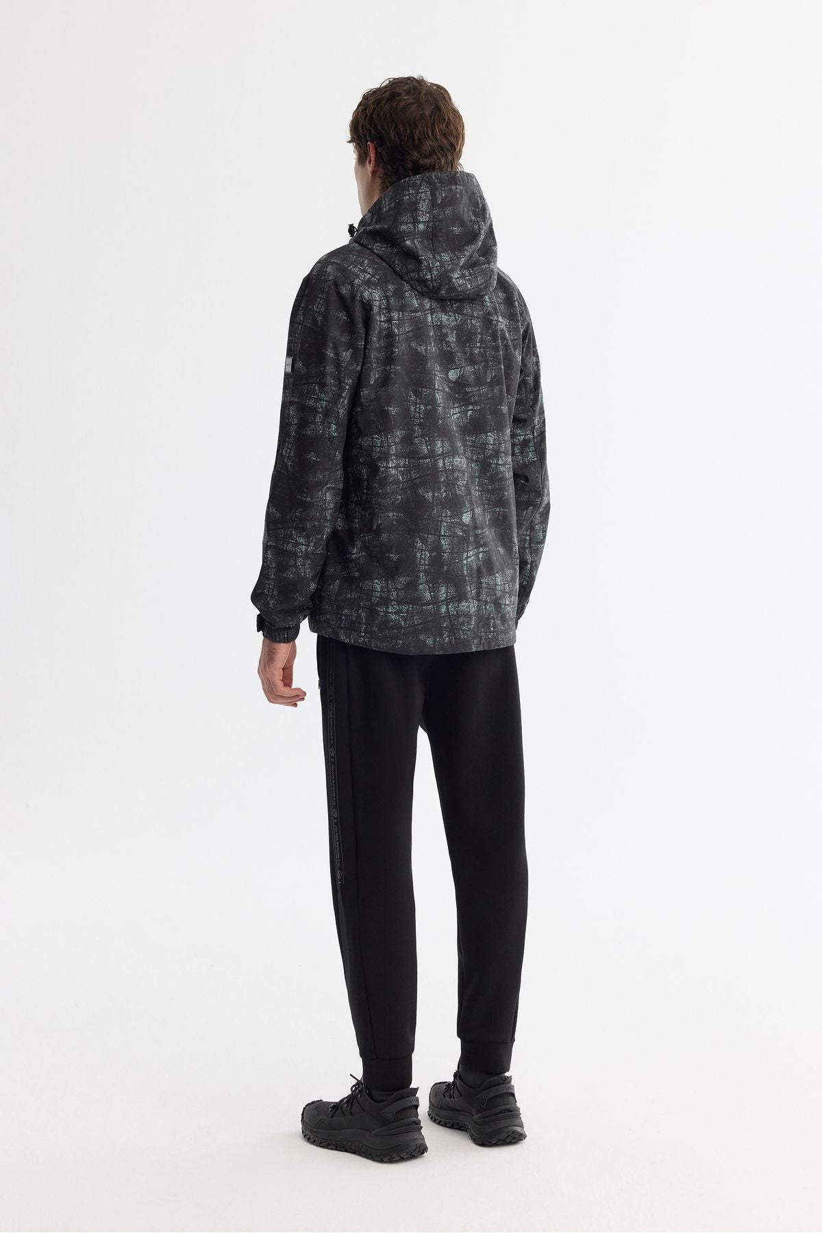 Men's black hooded windproofing Mont A42y6152