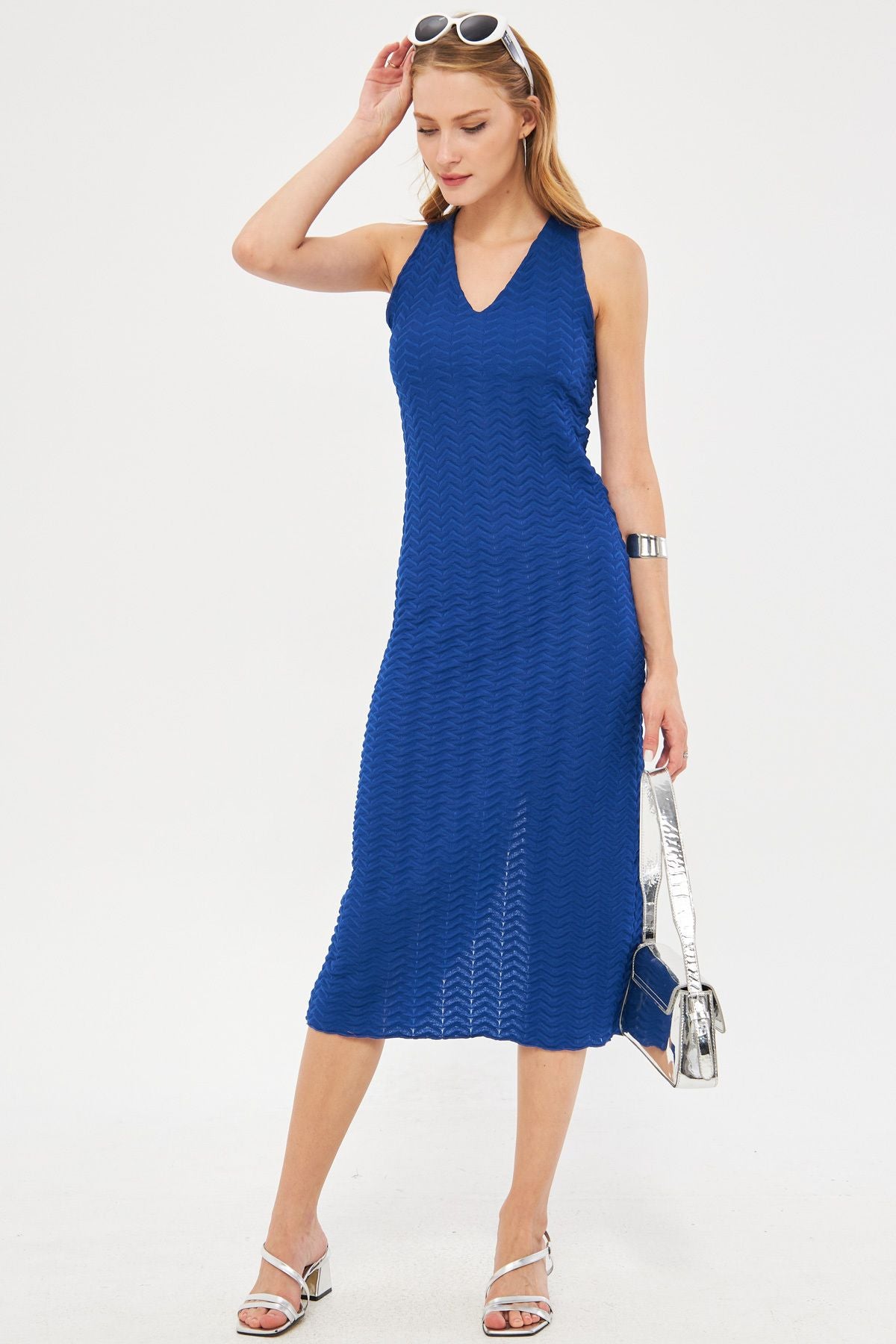 Female Saks V-Neck Sitting Behind Behind Slitting Patterned Midi Boy Dress ARM-24Y001102