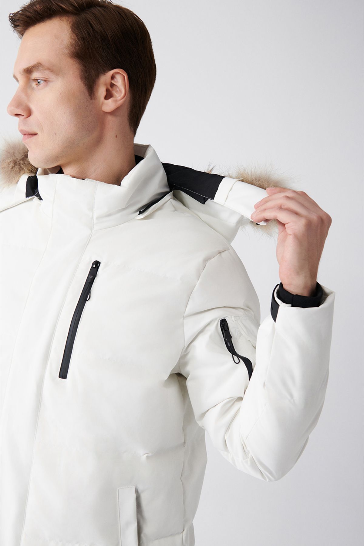 Men's white fur hooded thermal water repulsion goose feather swelling coat A22y6099
