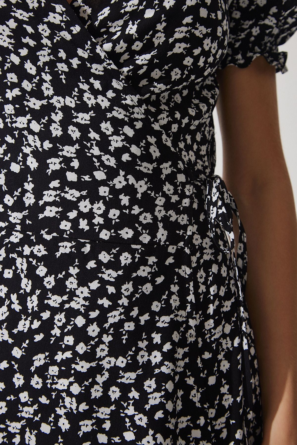 Female black patterned viscose woven dress ub00111