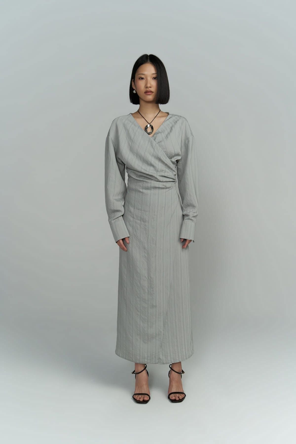 Bella midi size gray dress