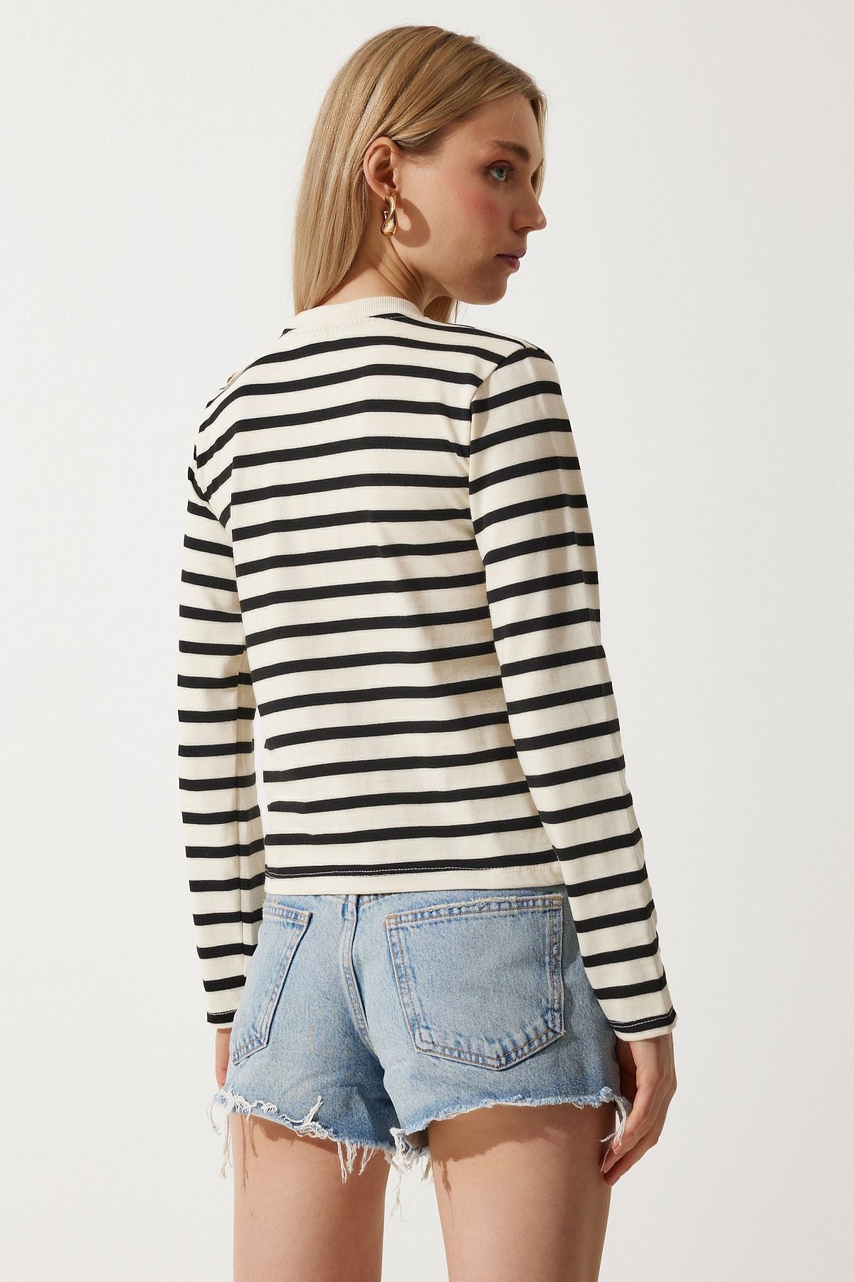 Female black cream dore button detailed striped knit blouse CR00437