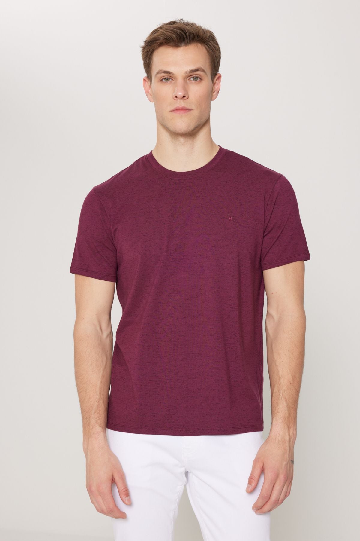 Men's burgundy slim fit narrow cut bike collar cotton short sleeve t -shirt