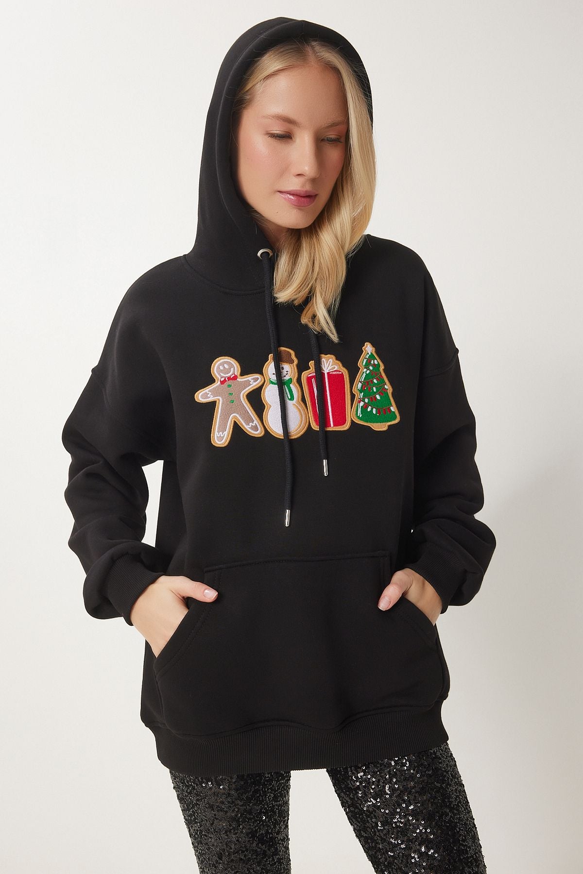 Kadın Siyah Yılbaşı Temalı Kapüşonlu Şardonlu Örme Sweatshirt TQ00001