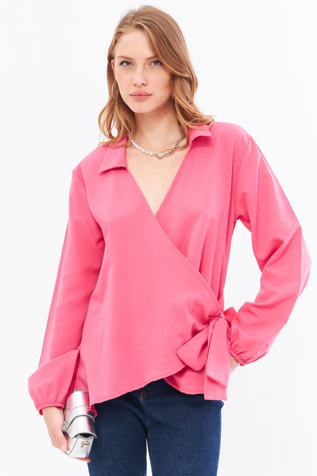 Woman Pink Crash Cruve Blouse ARM-22Y024025