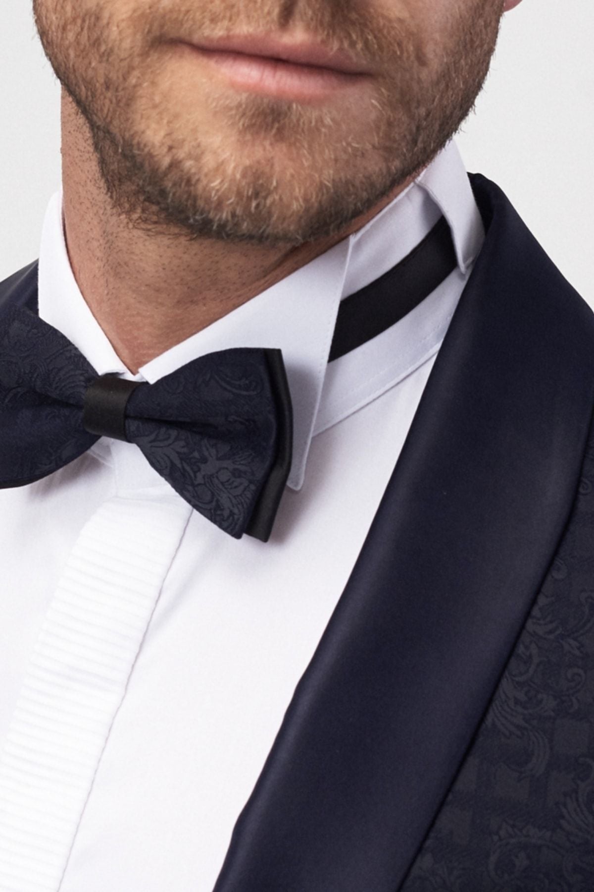 Men's slim fit narrow cut -off pattern tuxedo grooming
