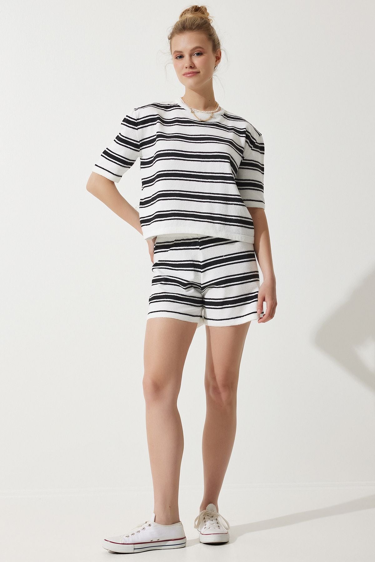 Women's White Striped Towel Tshirt Short Team YY00210