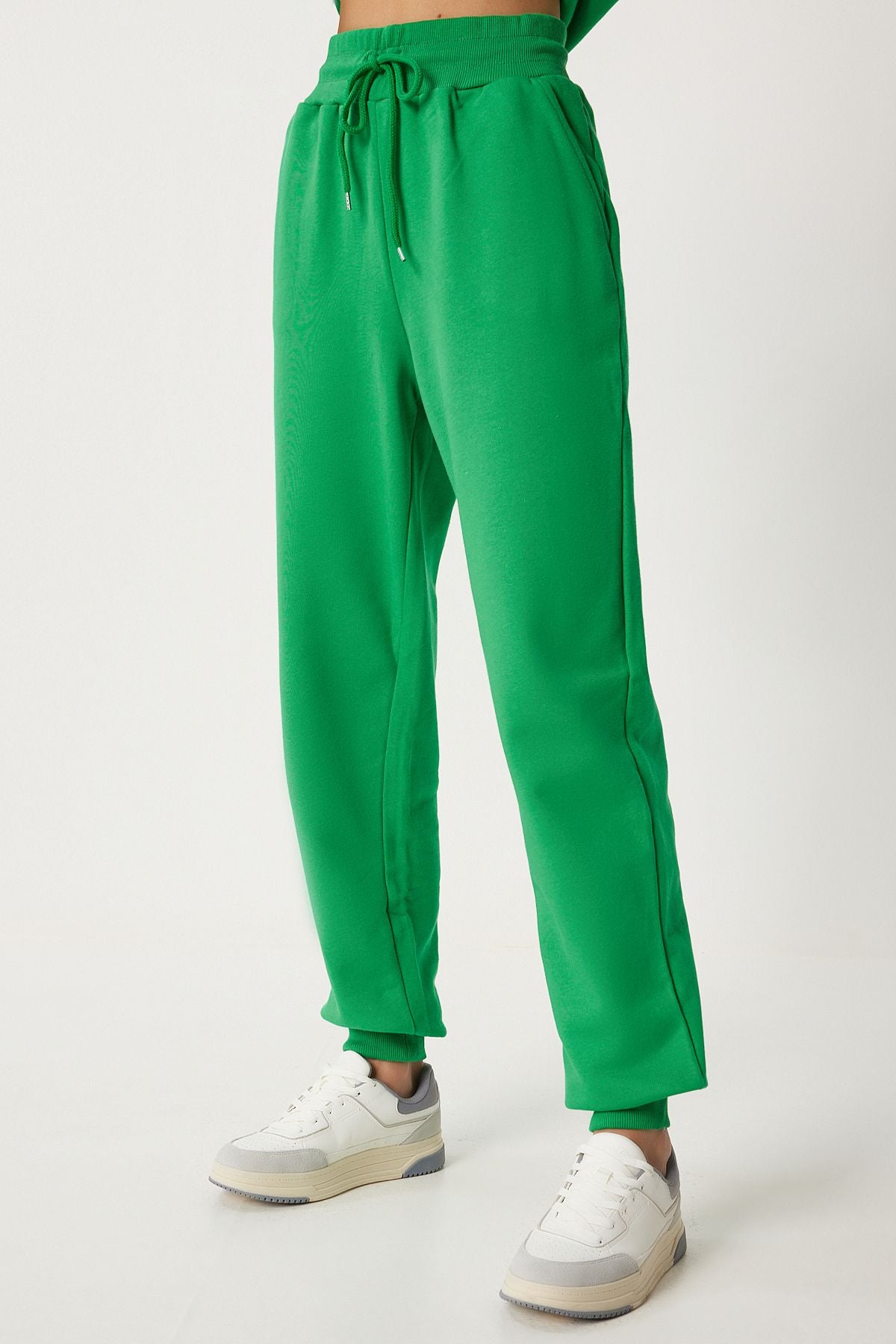Sweatshirt jogger with women's green hoods.