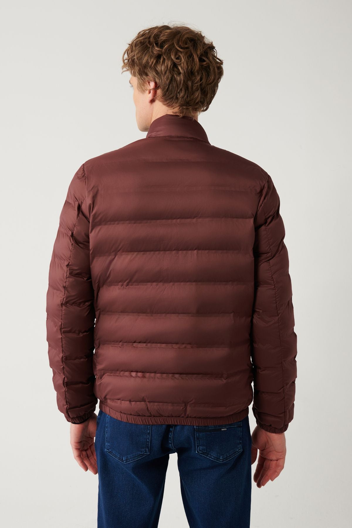 Men's burgundy upright collar water repulsive windproof light swelling coat E006019