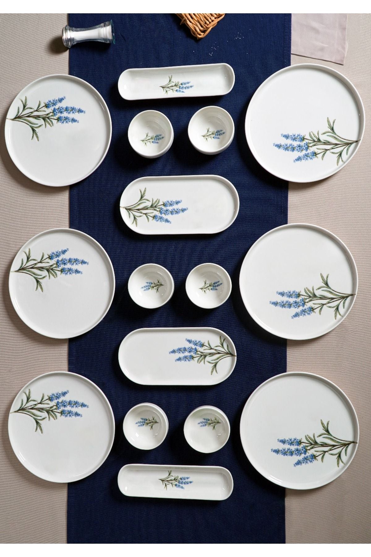 Lavender 16 Piece 6 people Porcelain Breakfast Set