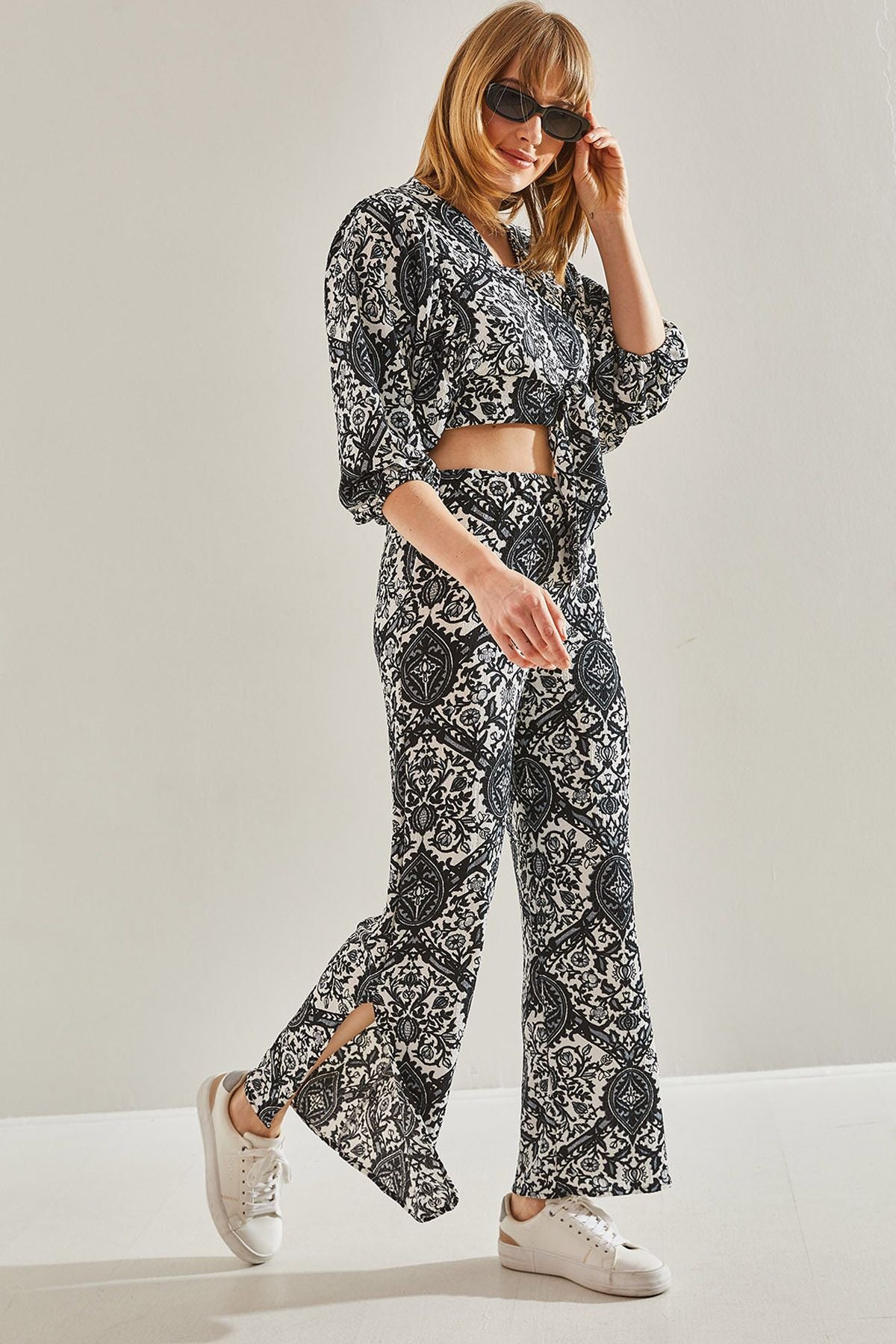 Female Black Connecting Behind and Handle Rubble Crop Palazzo Over-Upper Set 60251033