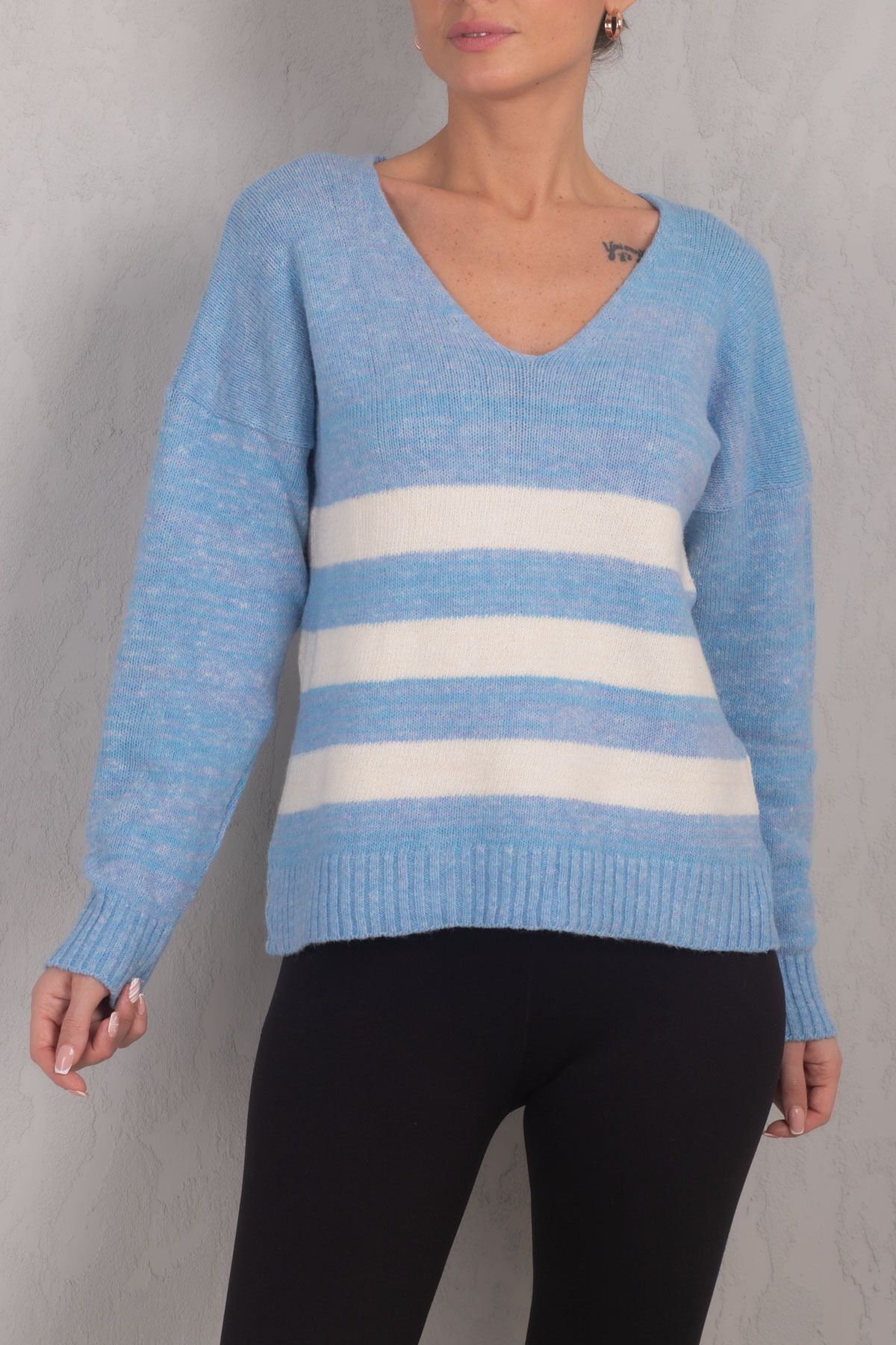 Woman Blue Lily V Yaka striped knitwear sweater ARM-24K012016