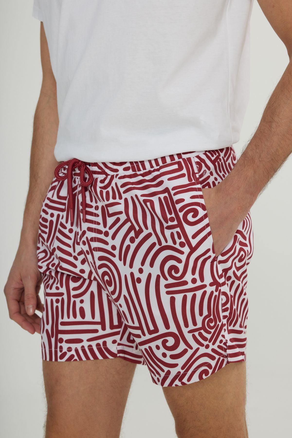 Men's White Red Standard Fit Normal Cutting Pocket Fast Drying Patterned Mayo Sea Short