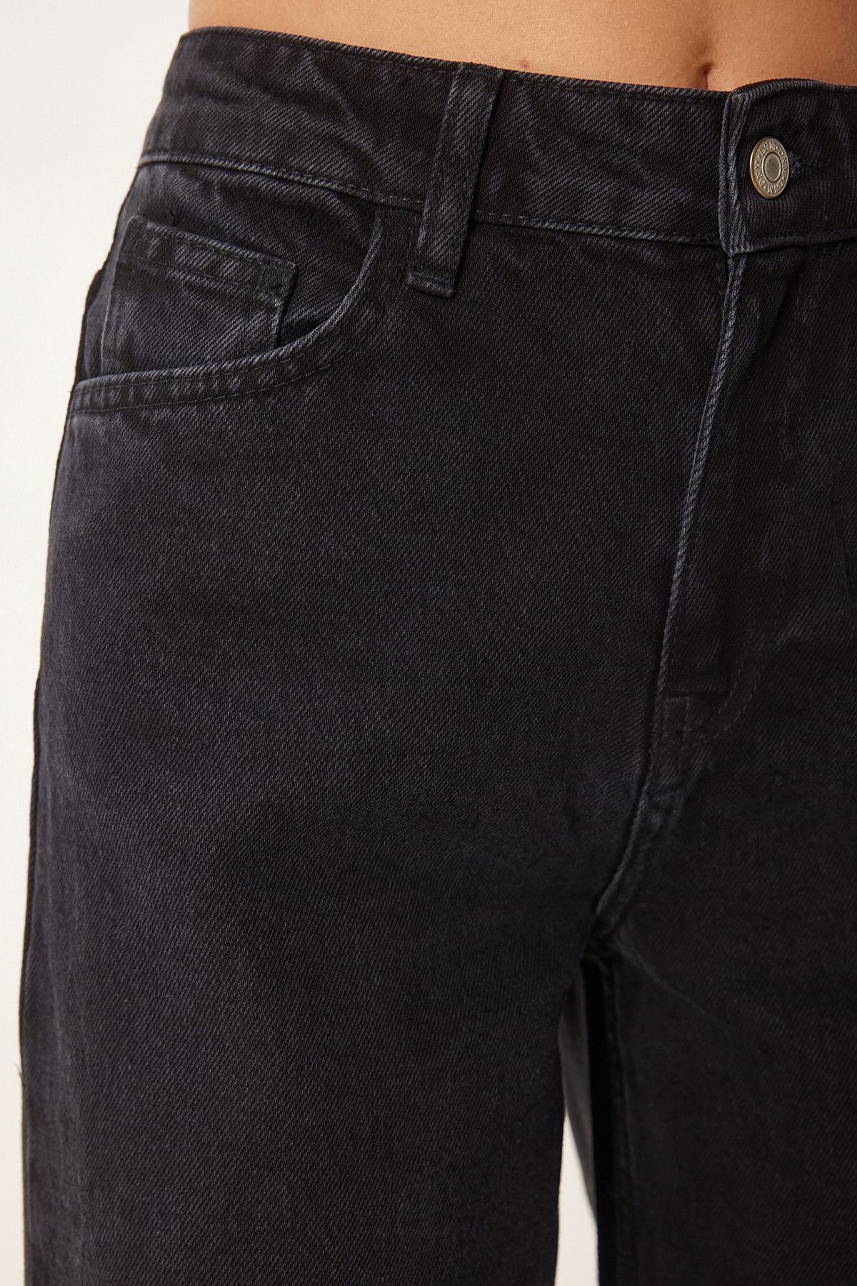 Female Black Medium Waist Wide Totage Jean FN03413
