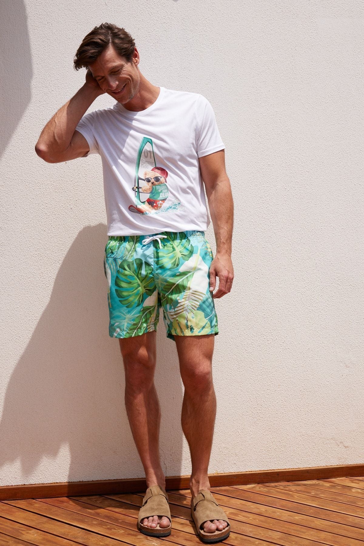 Men's Green Standard Fit Pocket Patterned Fast dried swimsuit sea shorts