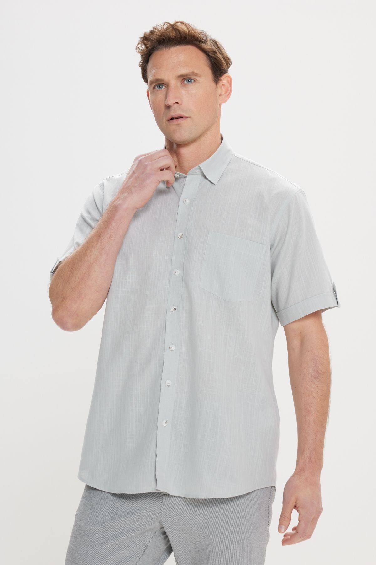 Men's Gray Comfort Fit Casual Cutting Buttoned Neck Linen Looking 100 %Cotton Planned Short Sleeve Shirt