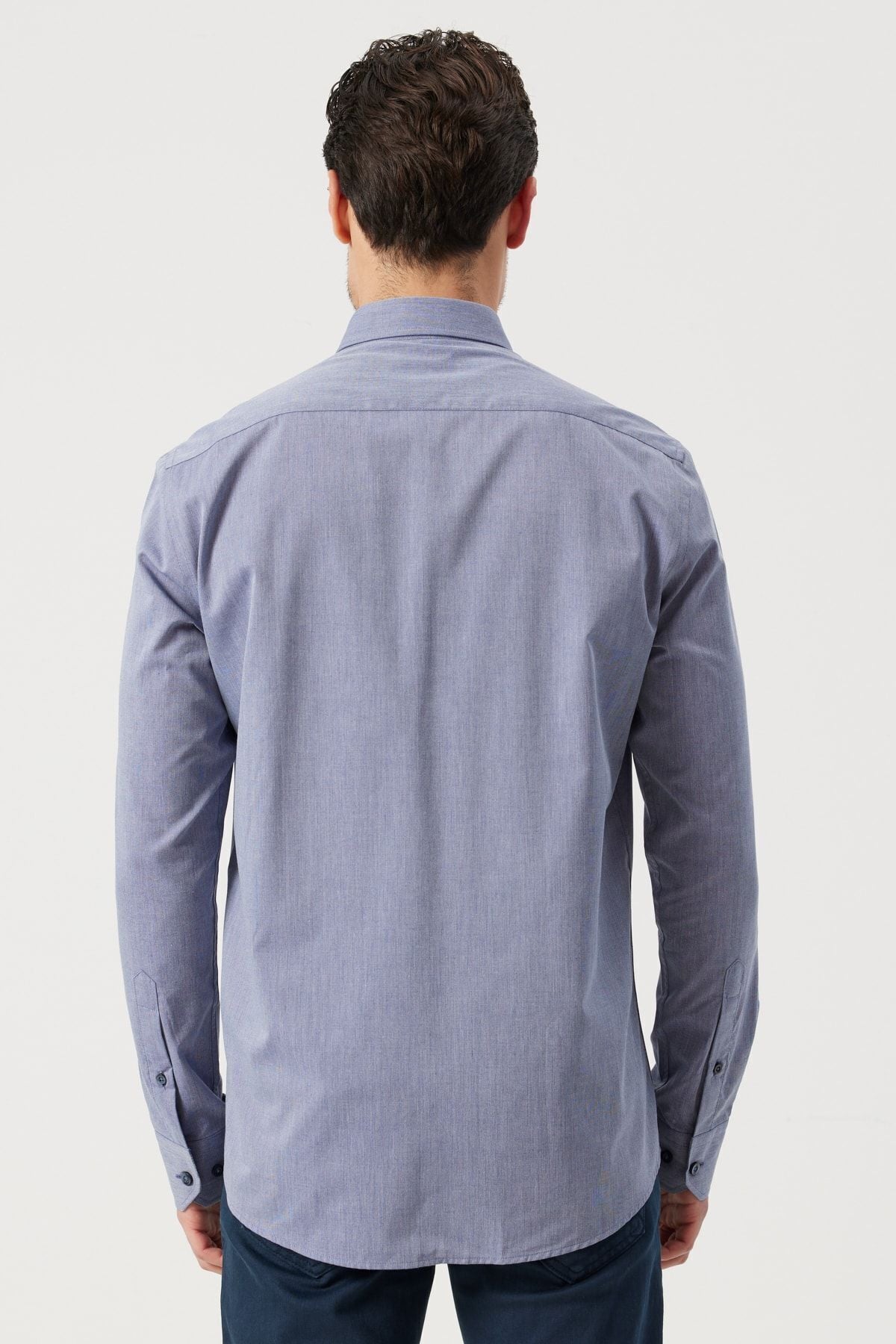 Men's navy blue slim fit narrow cut buttoned shirt with collar pattern