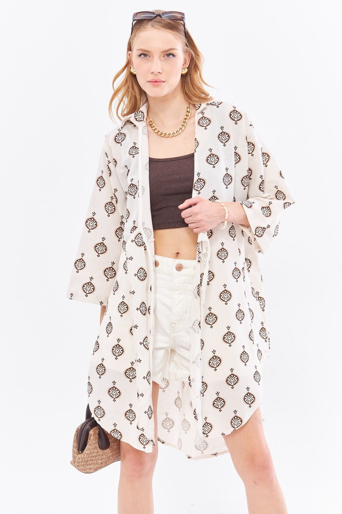 Female coffee linen-looking patterned front-binding midi height kimono shirt ARM-24Y001096