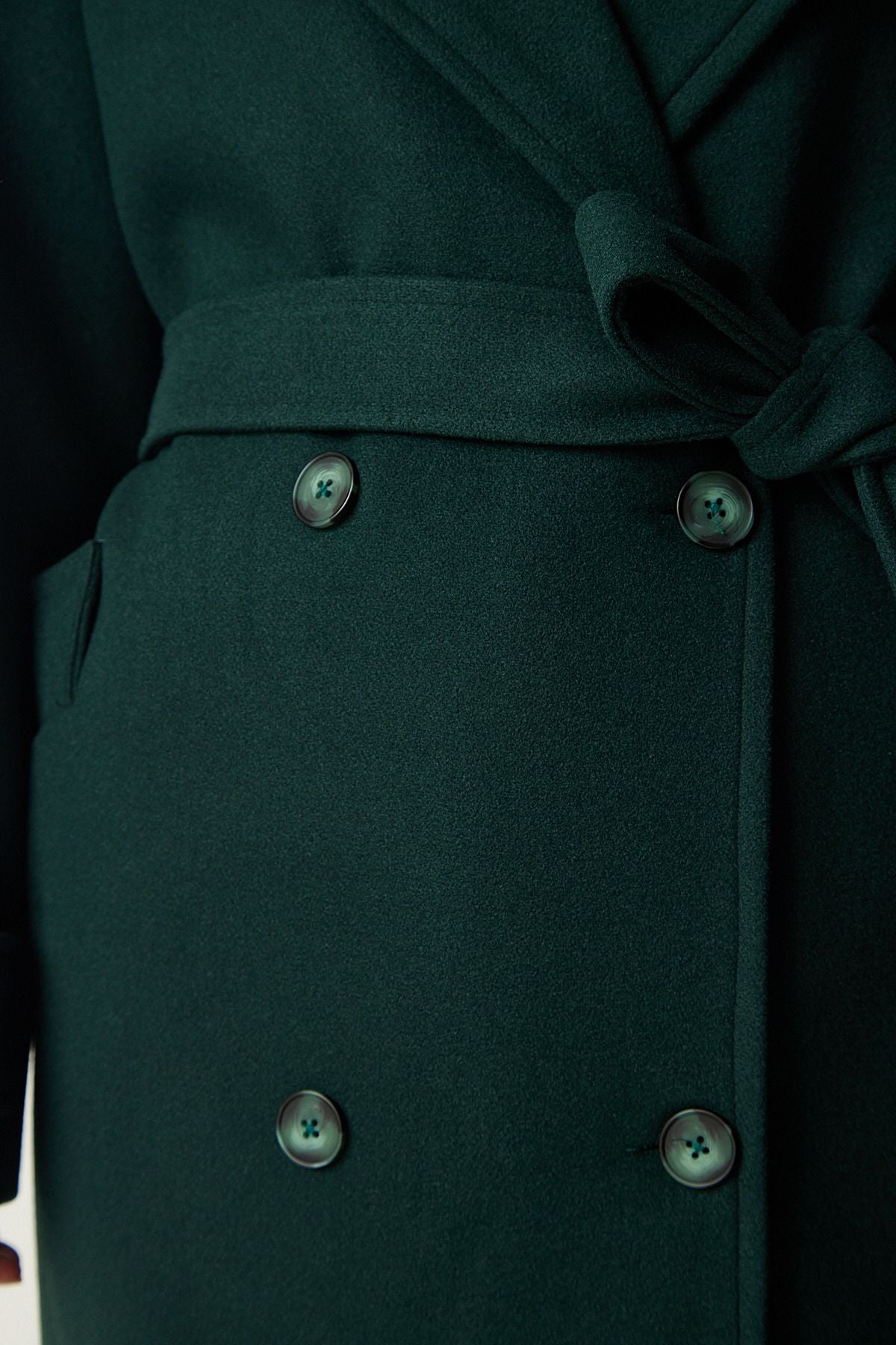 Female Emerald Green Cruve Cruve Baded Oversize Stamp Coat to00115
